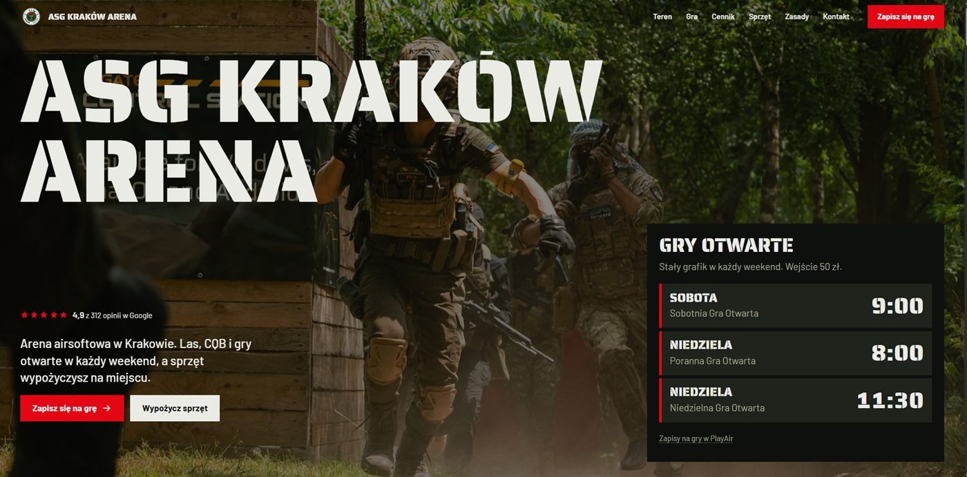 Strona główna ASG Kraków Arena: duży napis z nazwą areny na tle zdjęcia graczy airsoft w lesie i panel z grafikiem gier otwartych